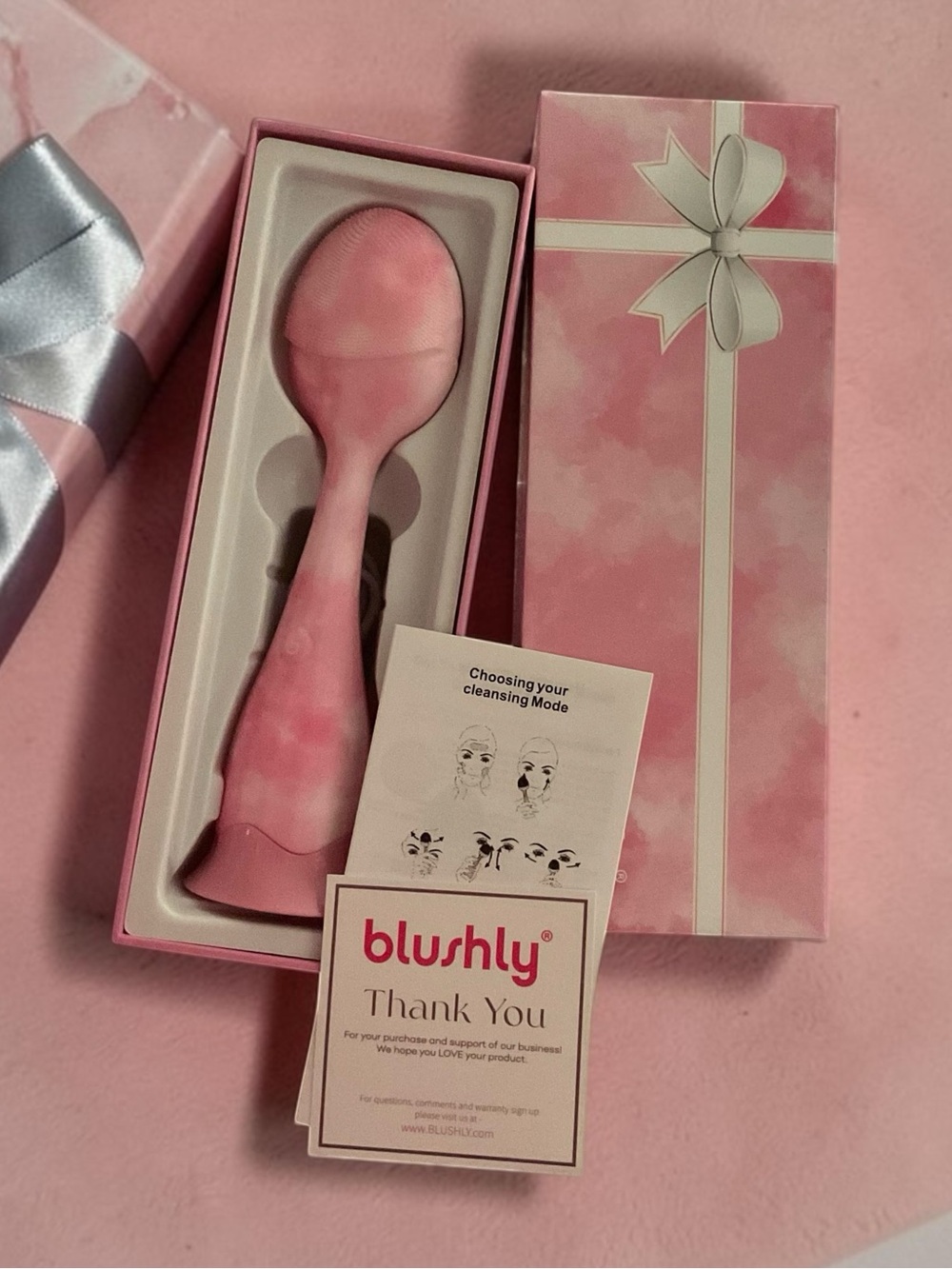 Blushly Heated Silicone Facial Cleansing Brush 🎀